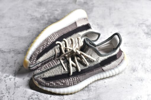 Adidas Originals Yeezy 350 V2 - Image 4