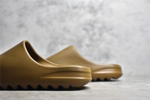 Adidas Yeezy Slides Flax - Image 4
