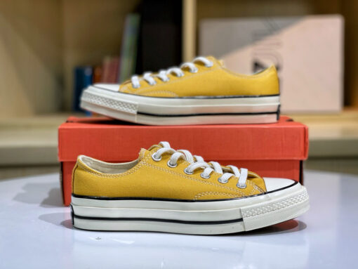 Converse 1970 All Star Chuck Taylor Low top Pale Yellow - Image 2