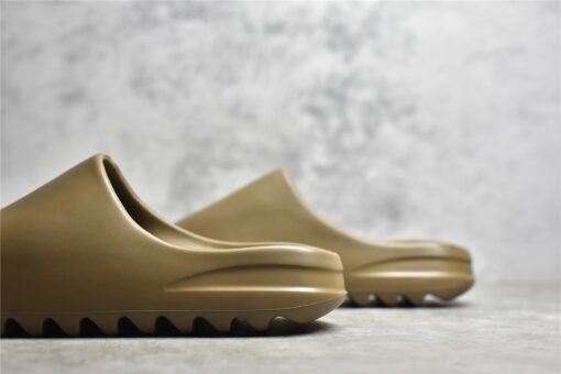 Adidas Yeezy Slides - Image 3