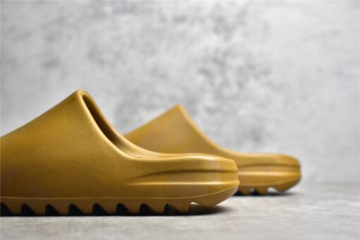 Adidas Yeezy Slides - Image 3