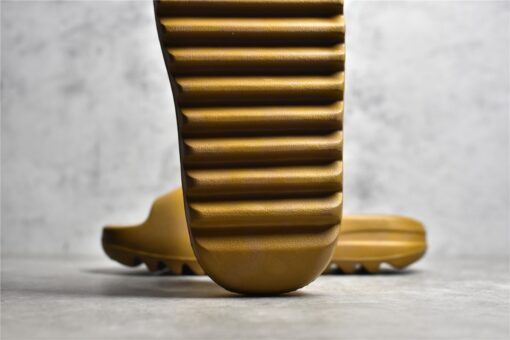 Adidas Yeezy Slides - Image 4