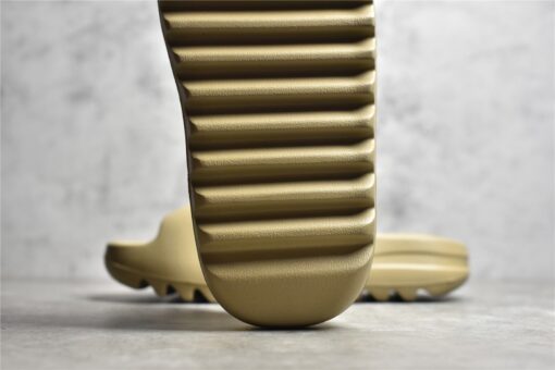 Adidas Yeezy Slides - Image 3