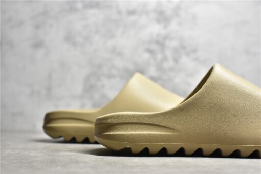 Adidas Yeezy Slides - Image 2