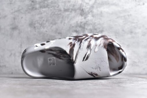 Adidas Yeezy Slides - Image 6