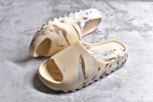 Adidas Yeezy Slides - Image 4