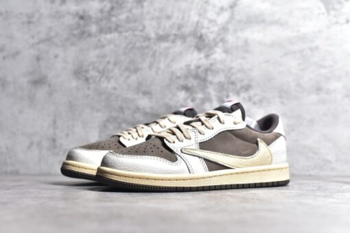Air Jordan 1 Retro Low OG  X Travis Scott Reverse Mocha