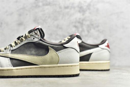 Air Jordan 1 Retro Low OG  X Travis Scott Reverse Mocha - Image 4